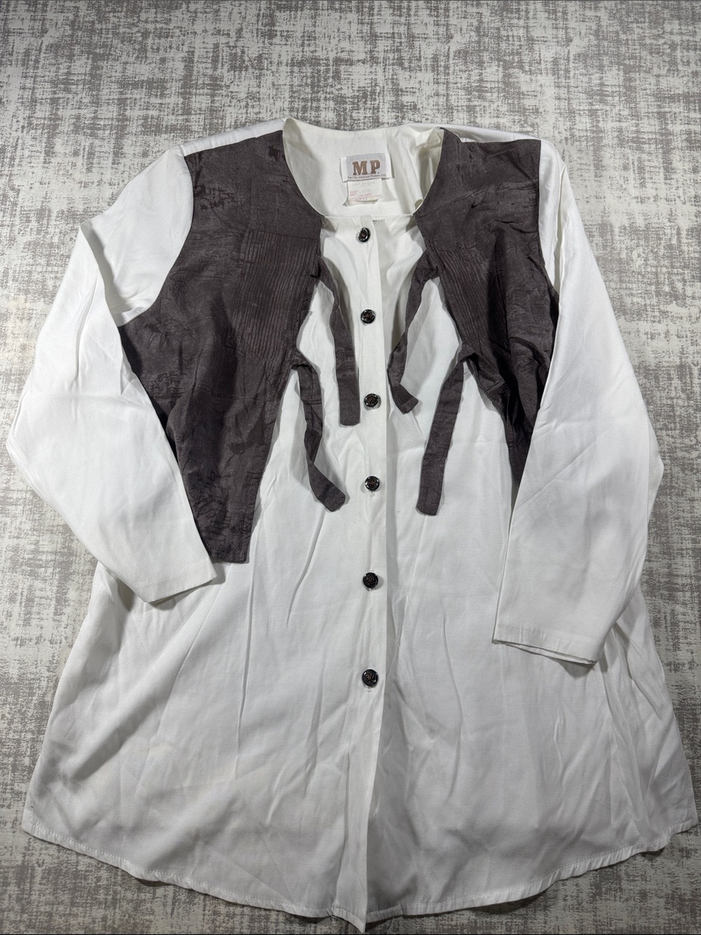 Vintage M.P. White Button-Front Longline Jacket with Charcoal Overlay 31X20 PTP
